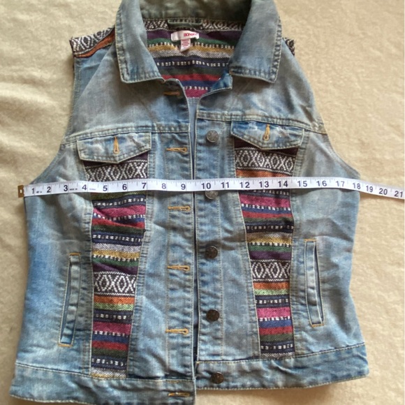 Bongo Distressed Jean Vest - Picture 2 of 6
